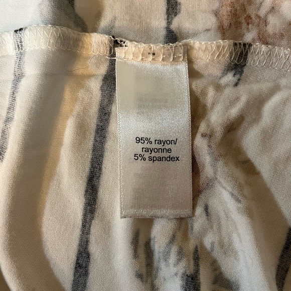 Maurices plus size 2X tee - Picture 4 of 5